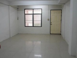 For rent 2 ベッドルーム townhouse in Watthana, Bangkok