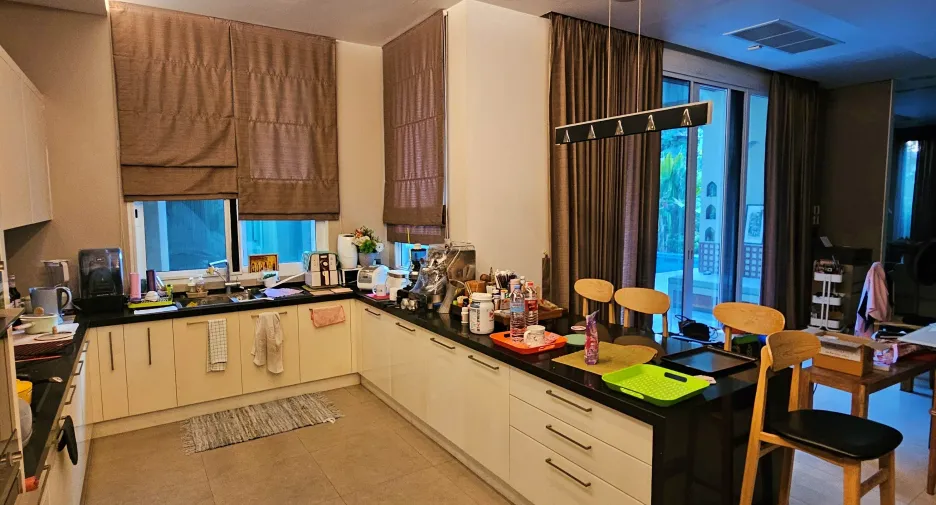 For sale 5 bedrooms house in Taling Chan, Bangkok