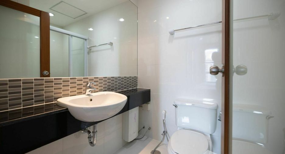 For rent 2 bedrooms apartment in Khlong Toei, Bangkok