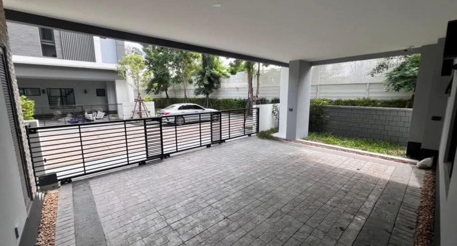 For rent 4 bedrooms house in Lat Phrao, Bangkok