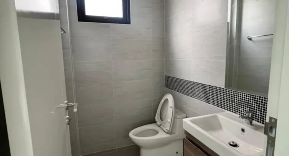 For rent 4 bedrooms house in Lat Phrao, Bangkok