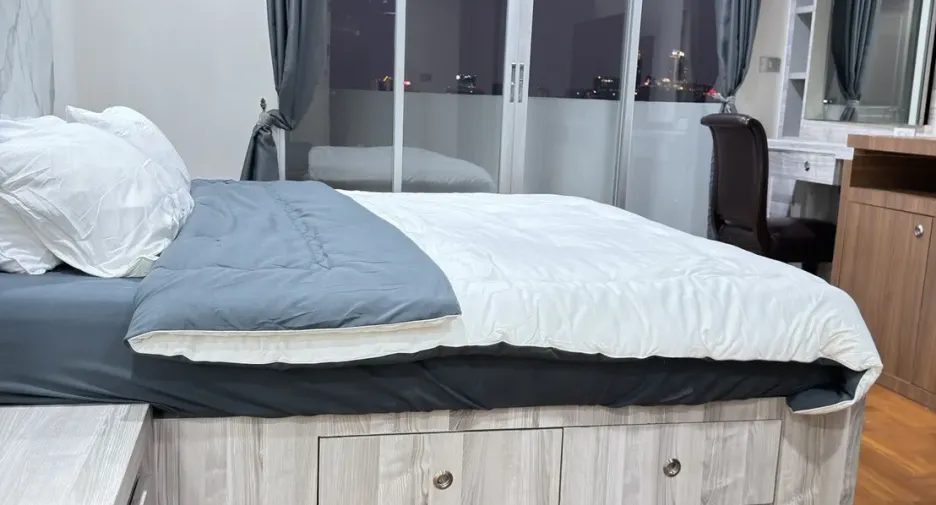 For rent 3 bedrooms condo in Watthana, Bangkok