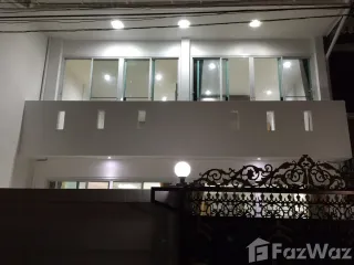Аренда 3 спальни таунхаус в Кхлонг Тоеи, Бангкок