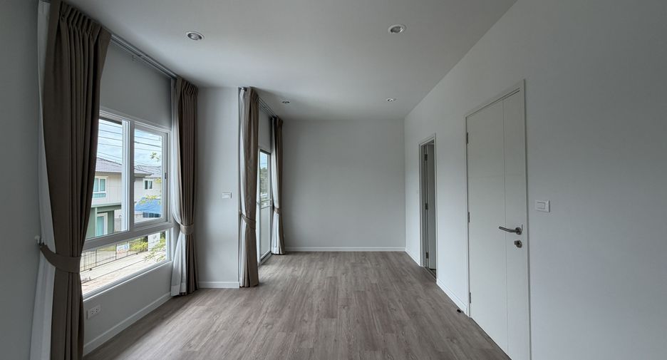 For rent 4 bedrooms house in Mueang Phuket, Phuket