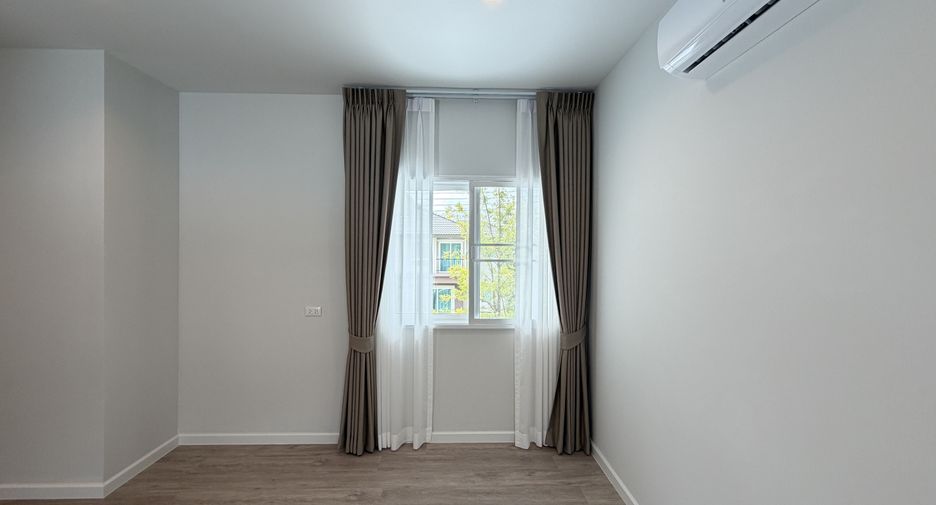 For rent 4 bedrooms house in Mueang Phuket, Phuket