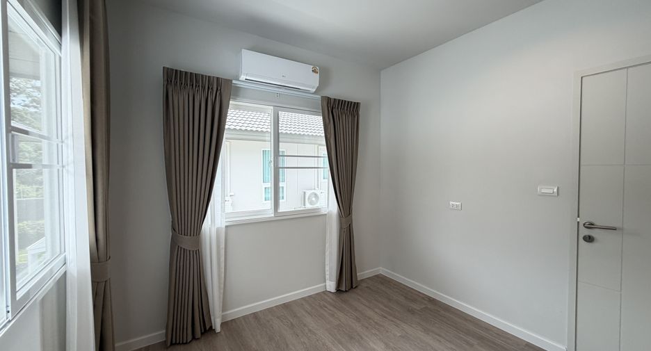 For rent 4 bedrooms house in Mueang Phuket, Phuket
