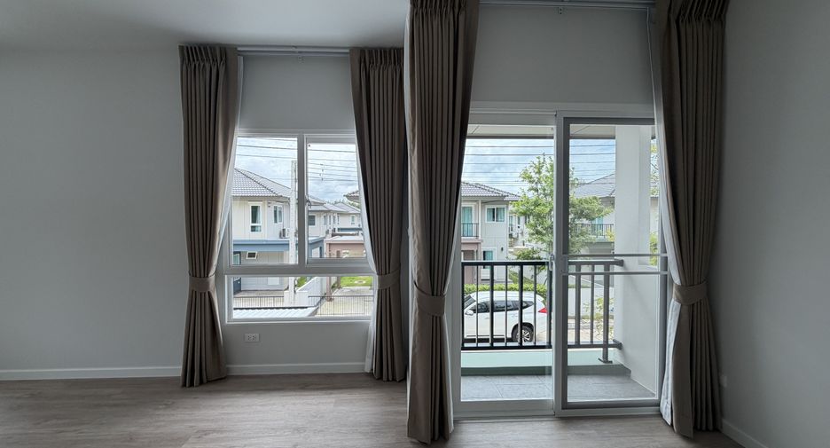 For rent 4 bedrooms house in Mueang Phuket, Phuket