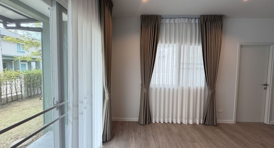 For rent 4 bedrooms house in Mueang Phuket, Phuket