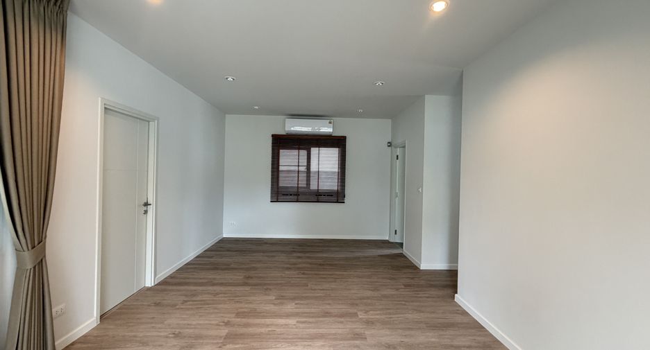 For rent 4 bedrooms house in Mueang Phuket, Phuket