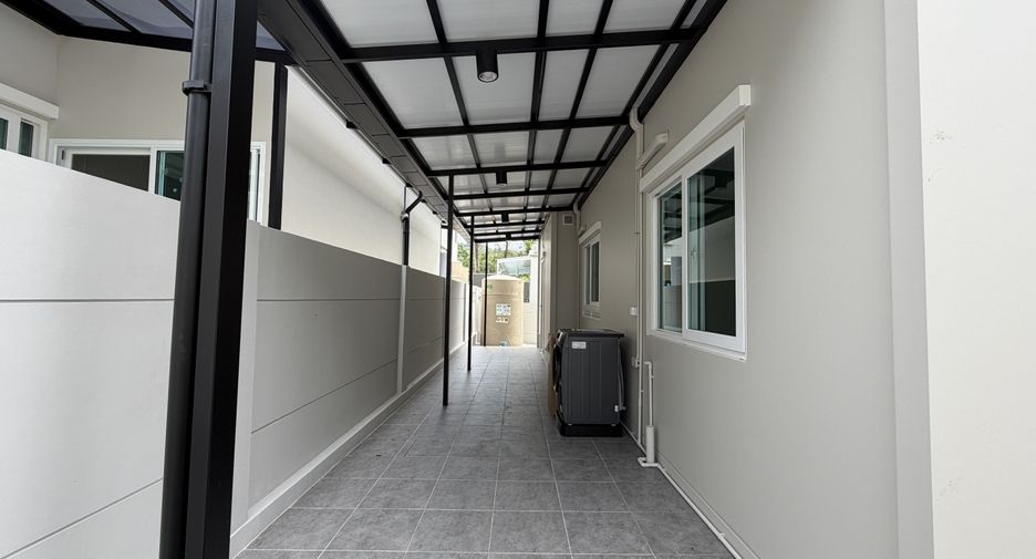 For rent 4 bedrooms house in Mueang Phuket, Phuket