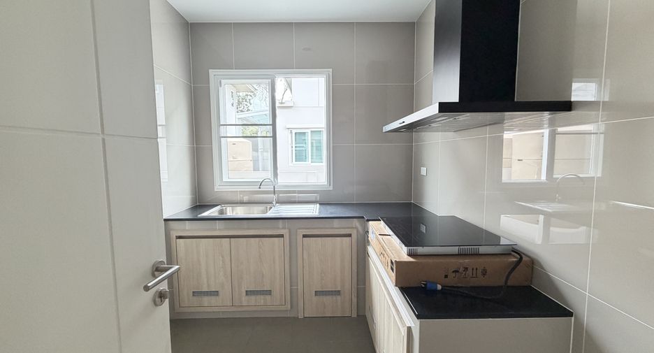 For rent 4 bedrooms house in Mueang Phuket, Phuket