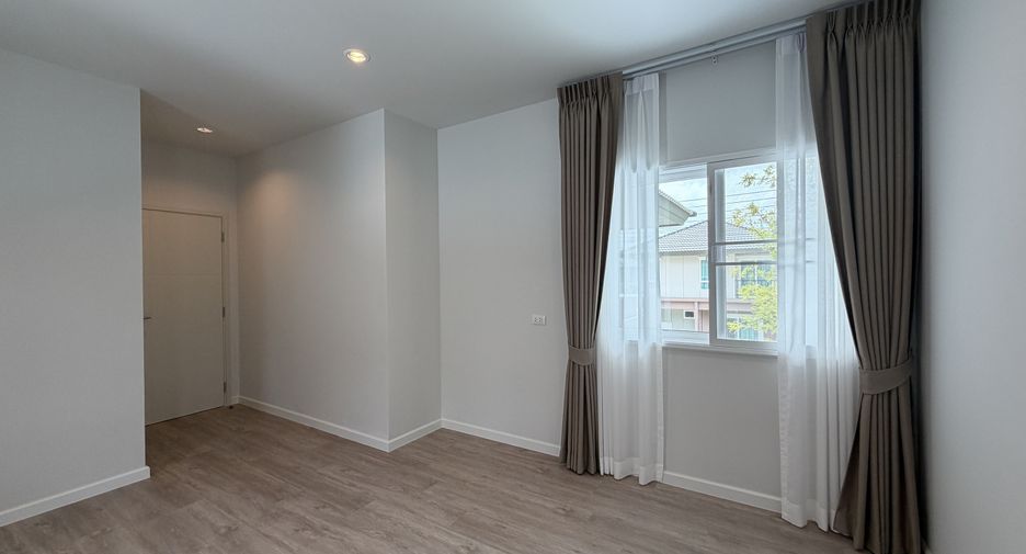 For rent 4 bedrooms house in Mueang Phuket, Phuket