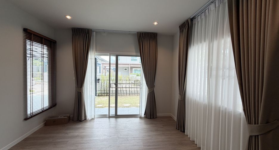 For rent 4 bedrooms house in Mueang Phuket, Phuket