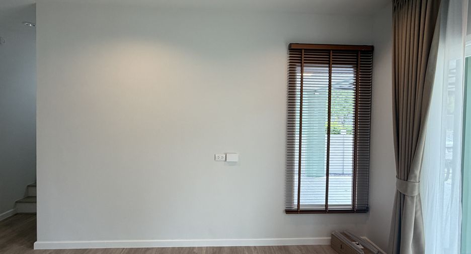 For rent 4 bedrooms house in Mueang Phuket, Phuket