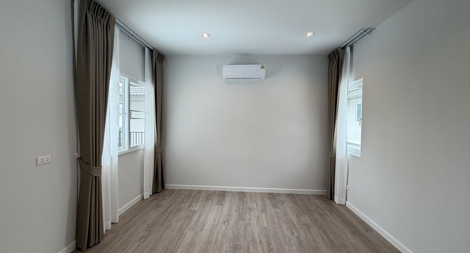 For rent 4 bedrooms house in Mueang Phuket, Phuket