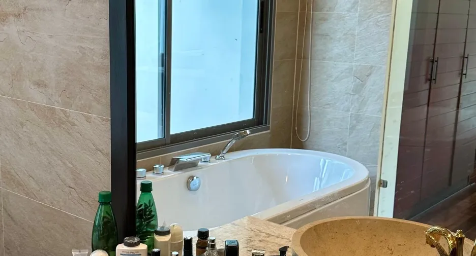 Villa zum Kauf und zur Miete mit 4 Zimmer in Thalang, Phuket