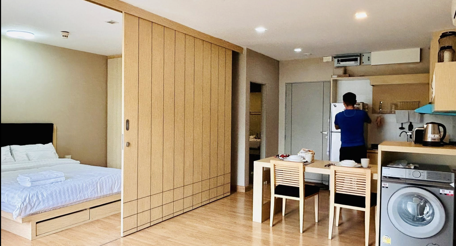 For rent 1 bed condo in Phra Khanong, Bangkok