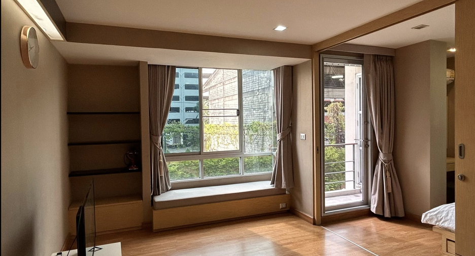 For rent 1 bed condo in Phra Khanong, Bangkok