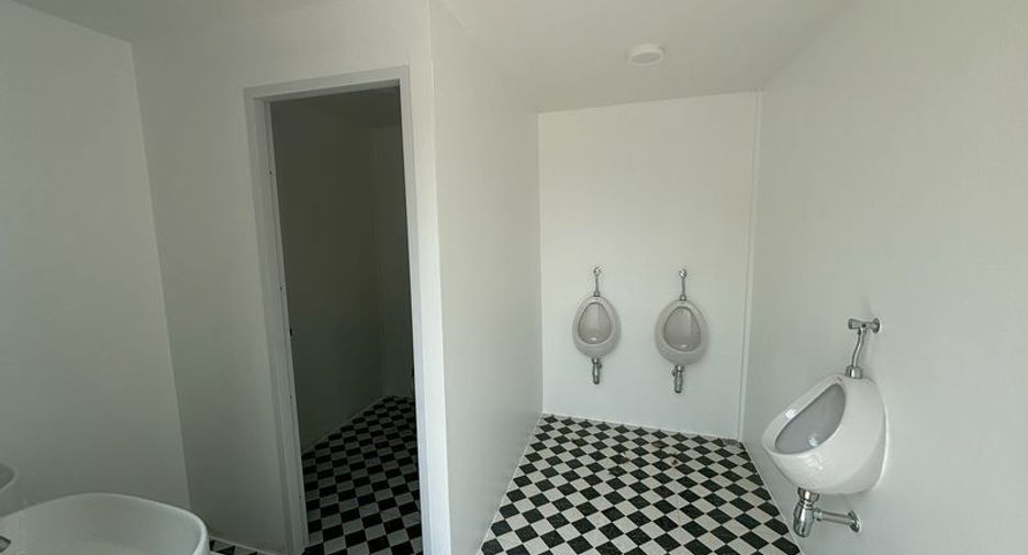 For sale and for rent retail Space in Bang Na, Bangkok