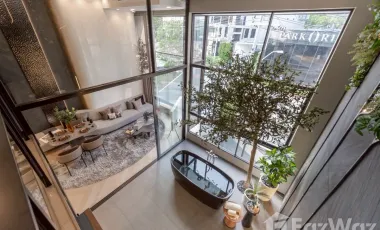 À vendre 3 chambres condo à Watthana, Bangkok