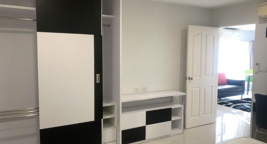 For rent 2 bedrooms condo in Watthana, Bangkok