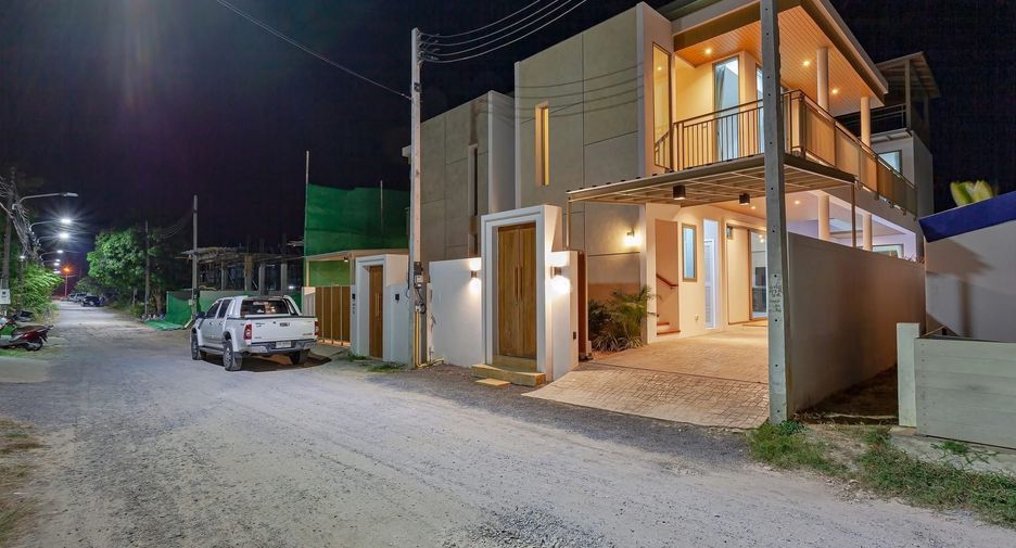 For rent 3 bedrooms villa in Mueang Phuket, Phuket