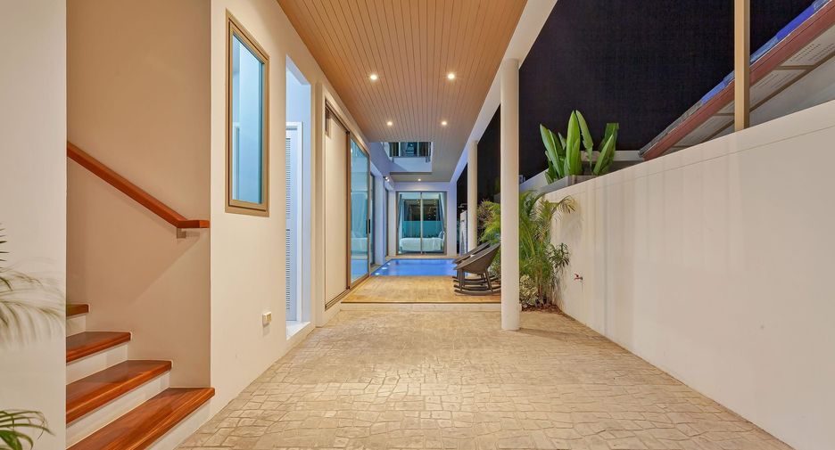 For rent 3 bedrooms villa in Mueang Phuket, Phuket