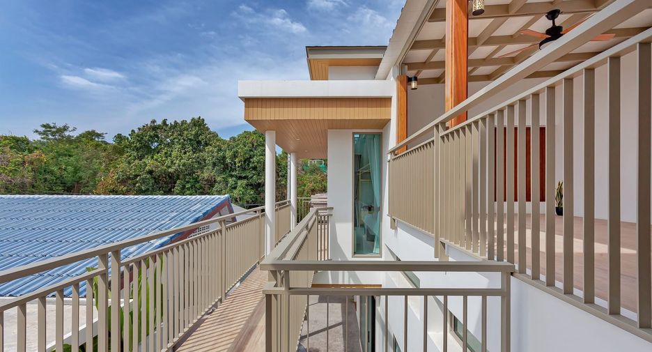 For rent 3 bedrooms villa in Mueang Phuket, Phuket