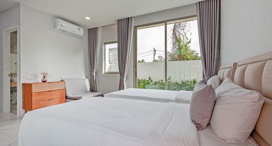 For rent 3 bedrooms villa in Mueang Phuket, Phuket
