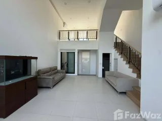 For sale 3 ベッドルーム townhouse in Suan Luang, Bangkok
