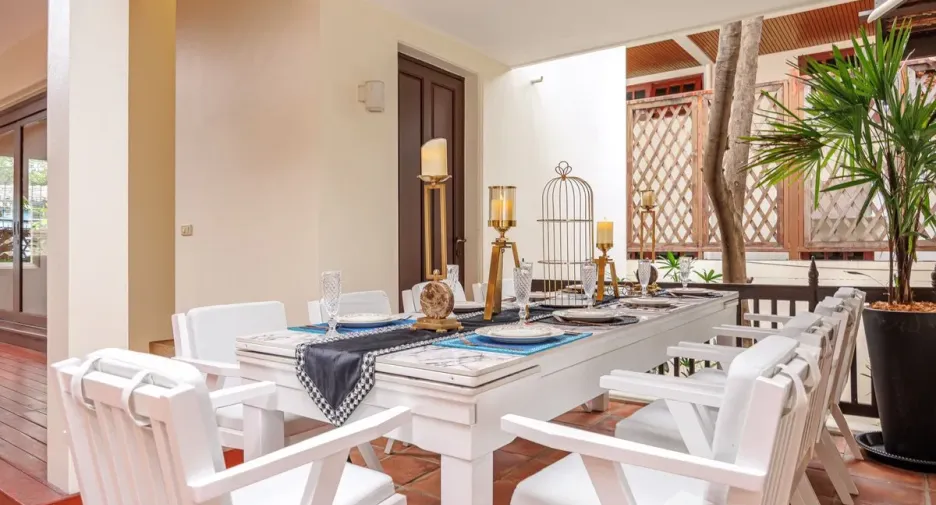 For rent 5 bedrooms villa in Khlong Toei, Bangkok