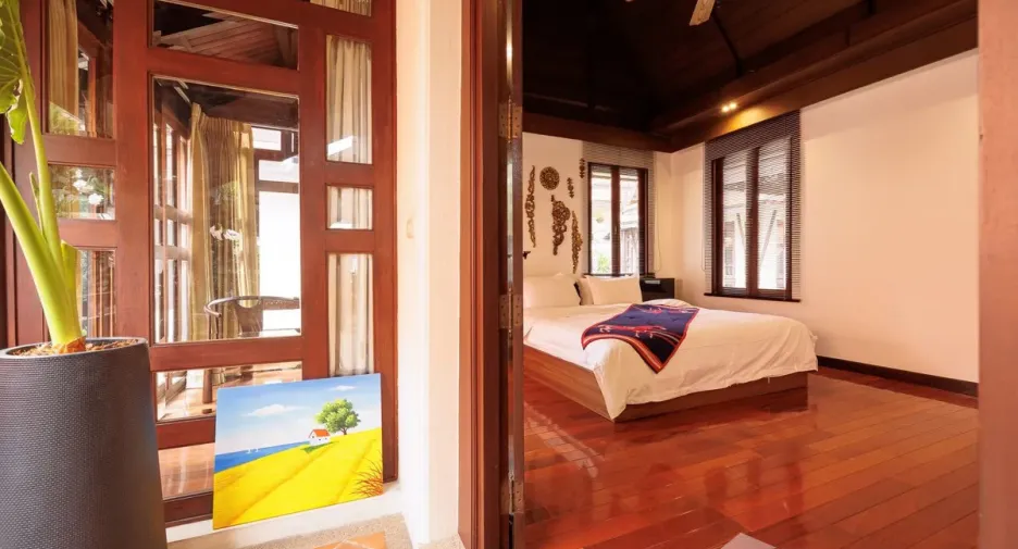 For rent 5 bedrooms villa in Khlong Toei, Bangkok