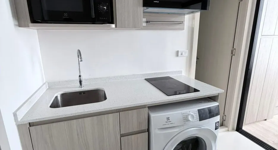 For rent 1 bed condo in Mueang Samut Prakan, Samut Prakan