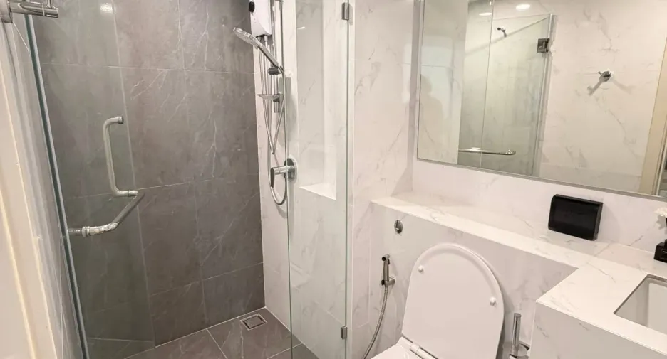 For rent 1 bed condo in Mueang Samut Prakan, Samut Prakan