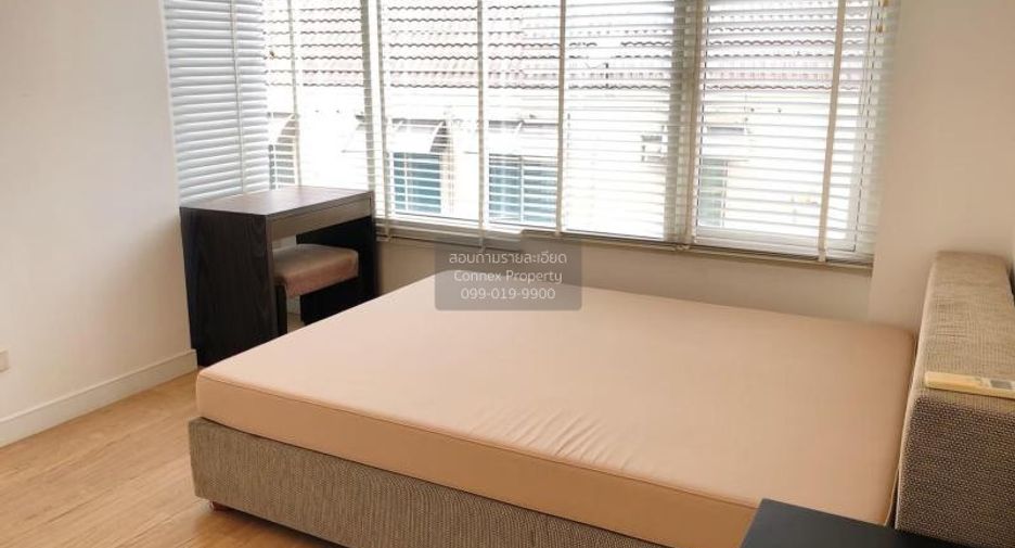 For rent 4 bedrooms condo in Watthana, Bangkok