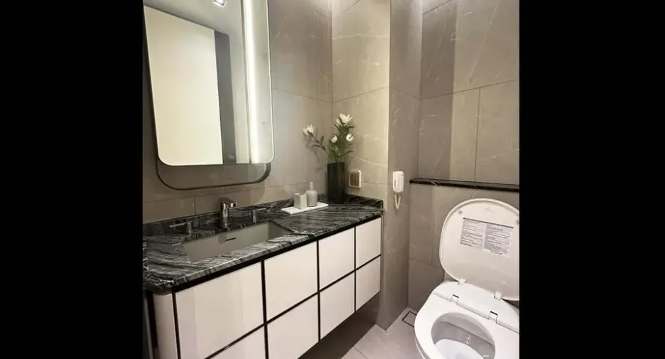 For rent 1 bed condo in Watthana, Bangkok