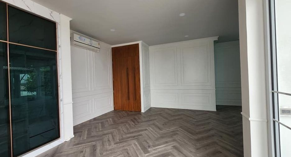 For sale 4 bedrooms house in Prawet, Bangkok