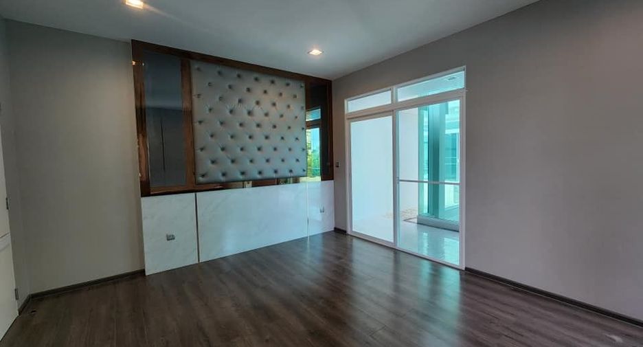 For sale 4 bedrooms house in Prawet, Bangkok