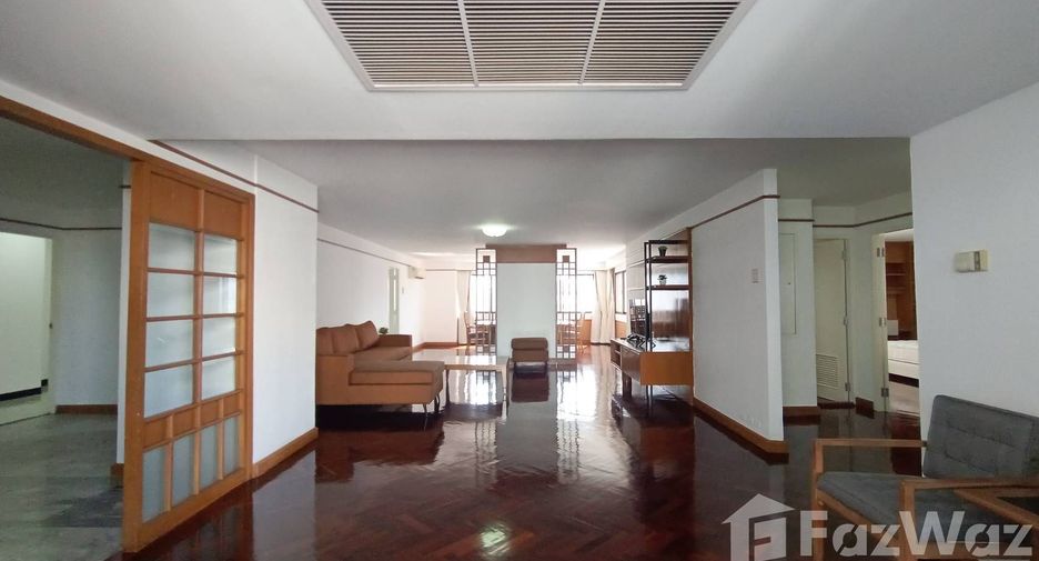 For rent 3 bedrooms apartment in Watthana, Bangkok