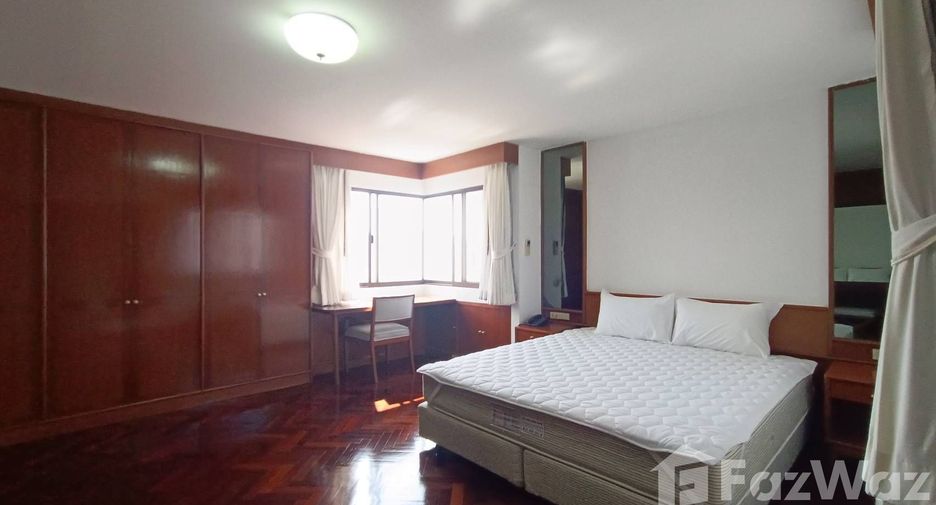 For rent 3 bedrooms apartment in Watthana, Bangkok