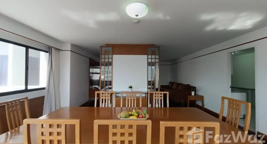 For rent 3 bedrooms apartment in Watthana, Bangkok