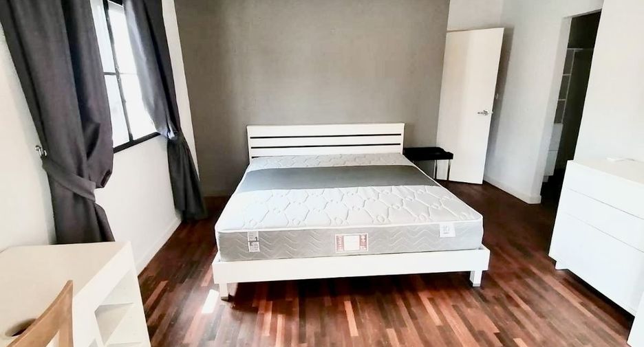 ให้เช่า 3 ห้องนอน คอนโด ใน วัฒนา, กรุงเทพฯ