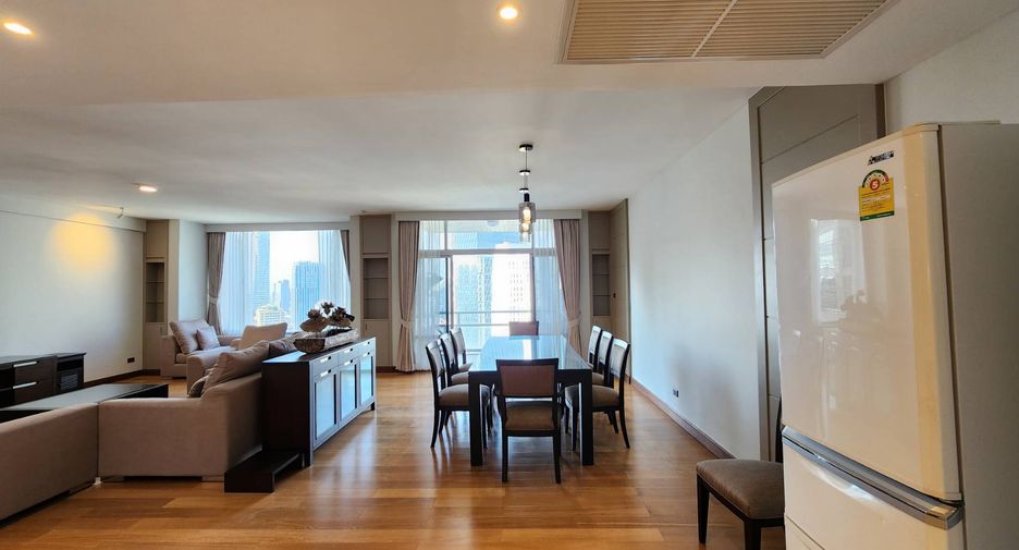 For rent 3 bedrooms condo in Pathum Wan, Bangkok