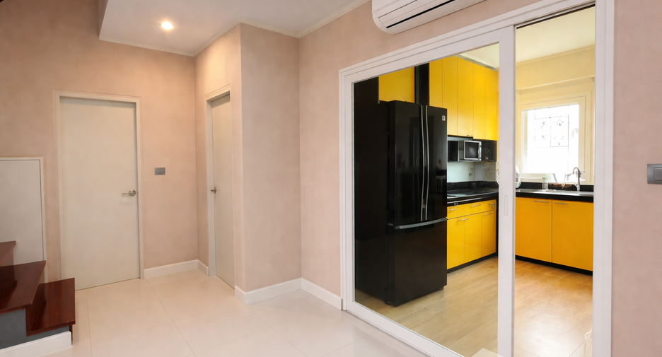 For sale and for rent 4 bedrooms house in Bang Kruai, Nonthaburi