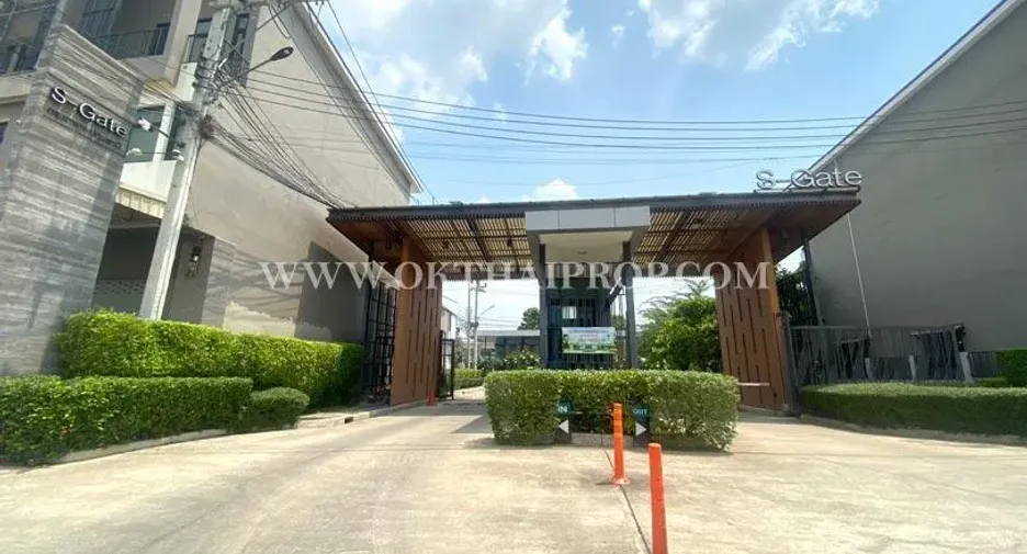 Продажа 3 спальни таунхаус в Mueang Pathum Thani, Патумтани