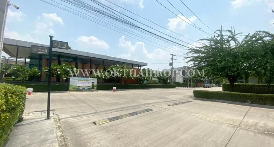 Продажа 3 спальни таунхаус в Mueang Pathum Thani, Патумтани