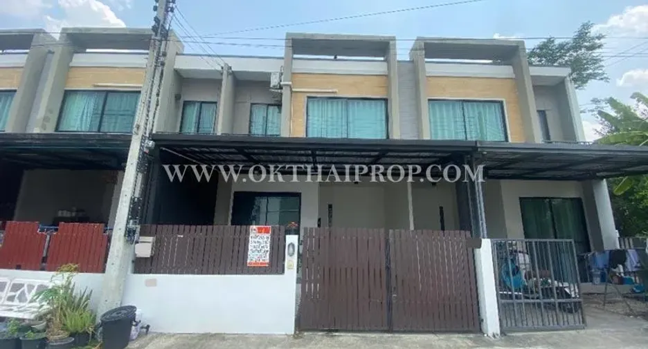Продажа 3 спальни таунхаус в Mueang Pathum Thani, Патумтани