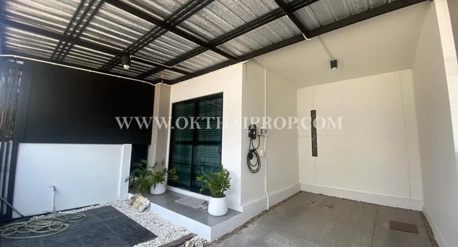 Продажа 3 спальни таунхаус в Mueang Pathum Thani, Патумтани
