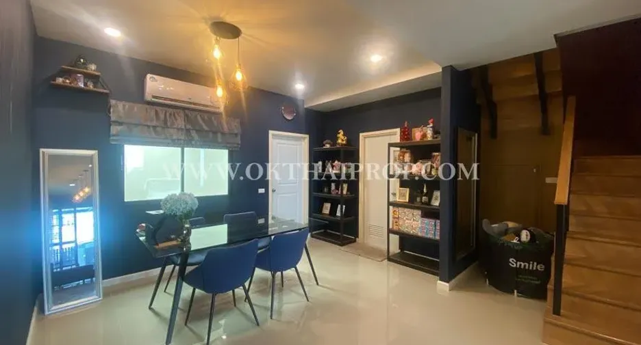 Продажа 3 спальни таунхаус в Mueang Pathum Thani, Патумтани
