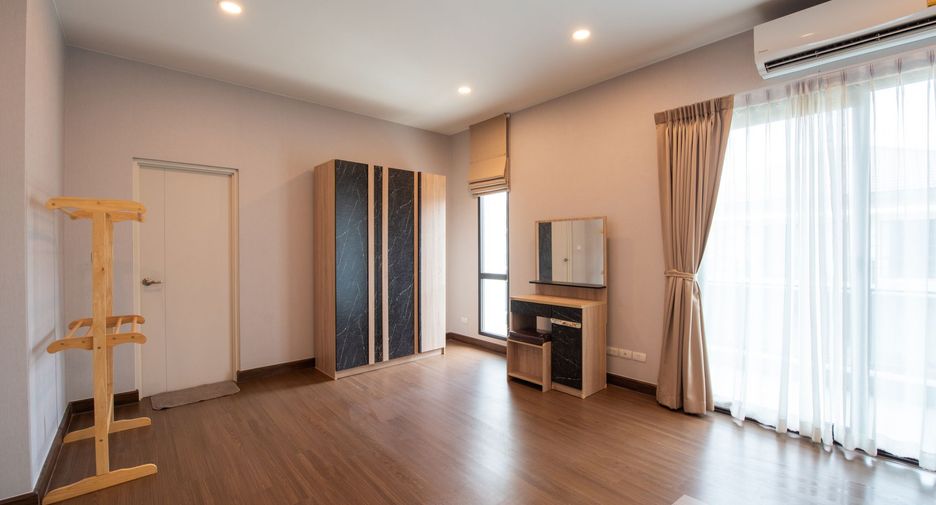 Casa en venta y en alquiler de 5 habitaciones en Bang Kruai, Nonthaburi